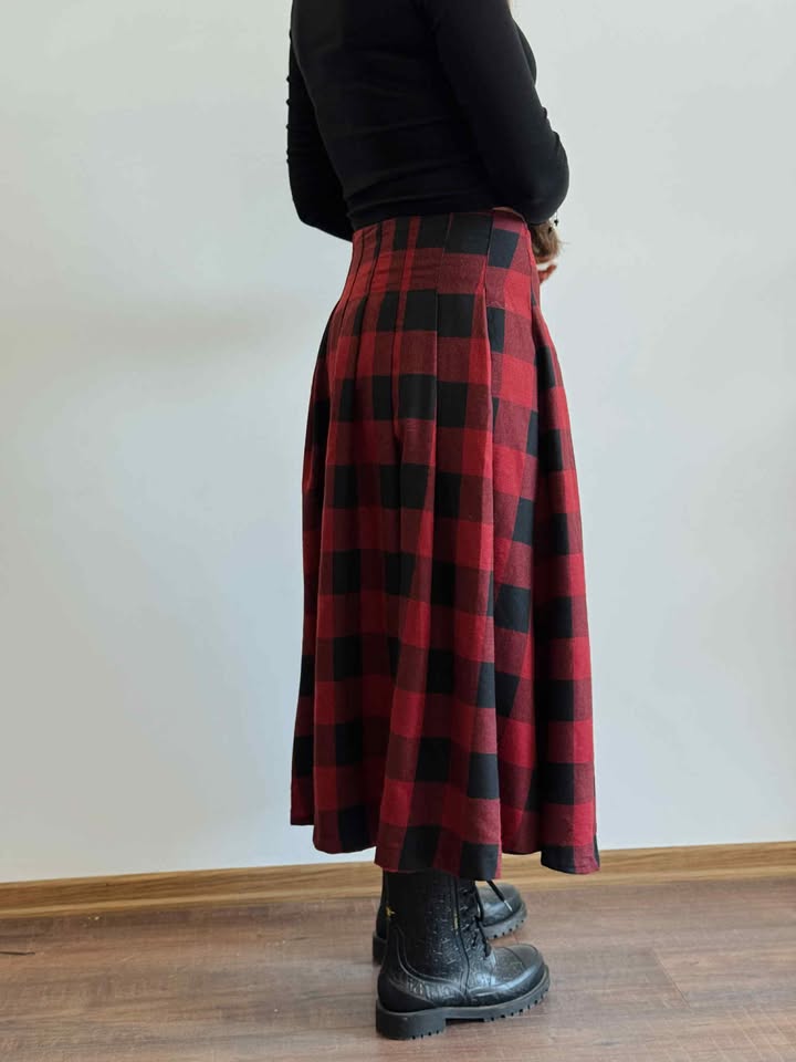 Black X Red Slit skirt NG400