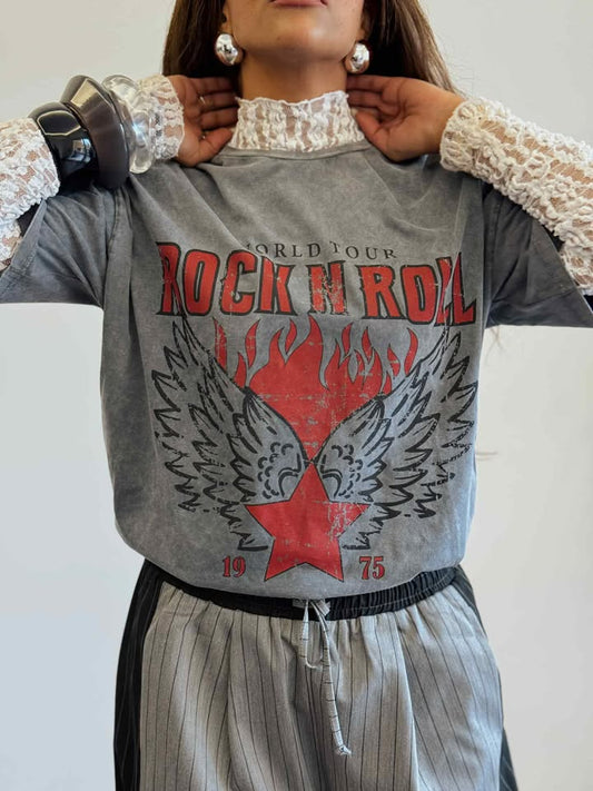 Grey T-shirt with lace NG404