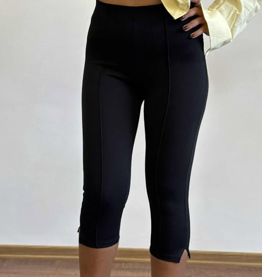 Black Capri pants NG415B