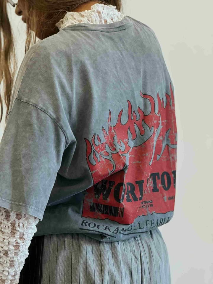 Grey T-shirt with lace NG404