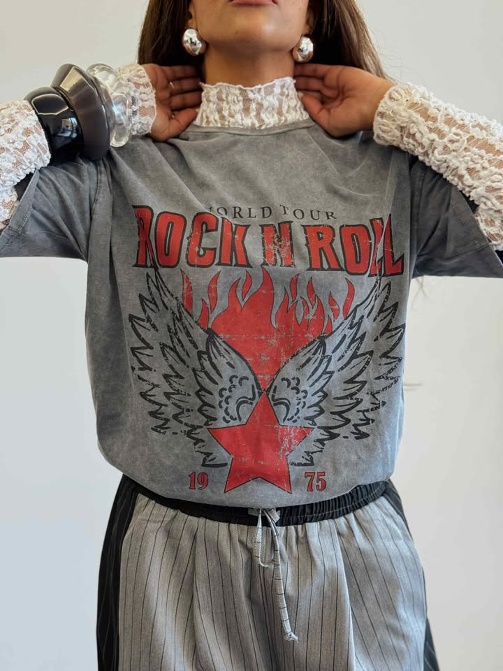 Grey T-shirt with lace NG404