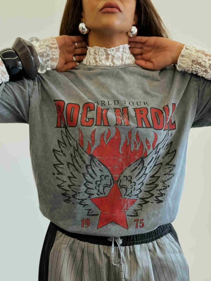 Grey T-shirt with lace NG404