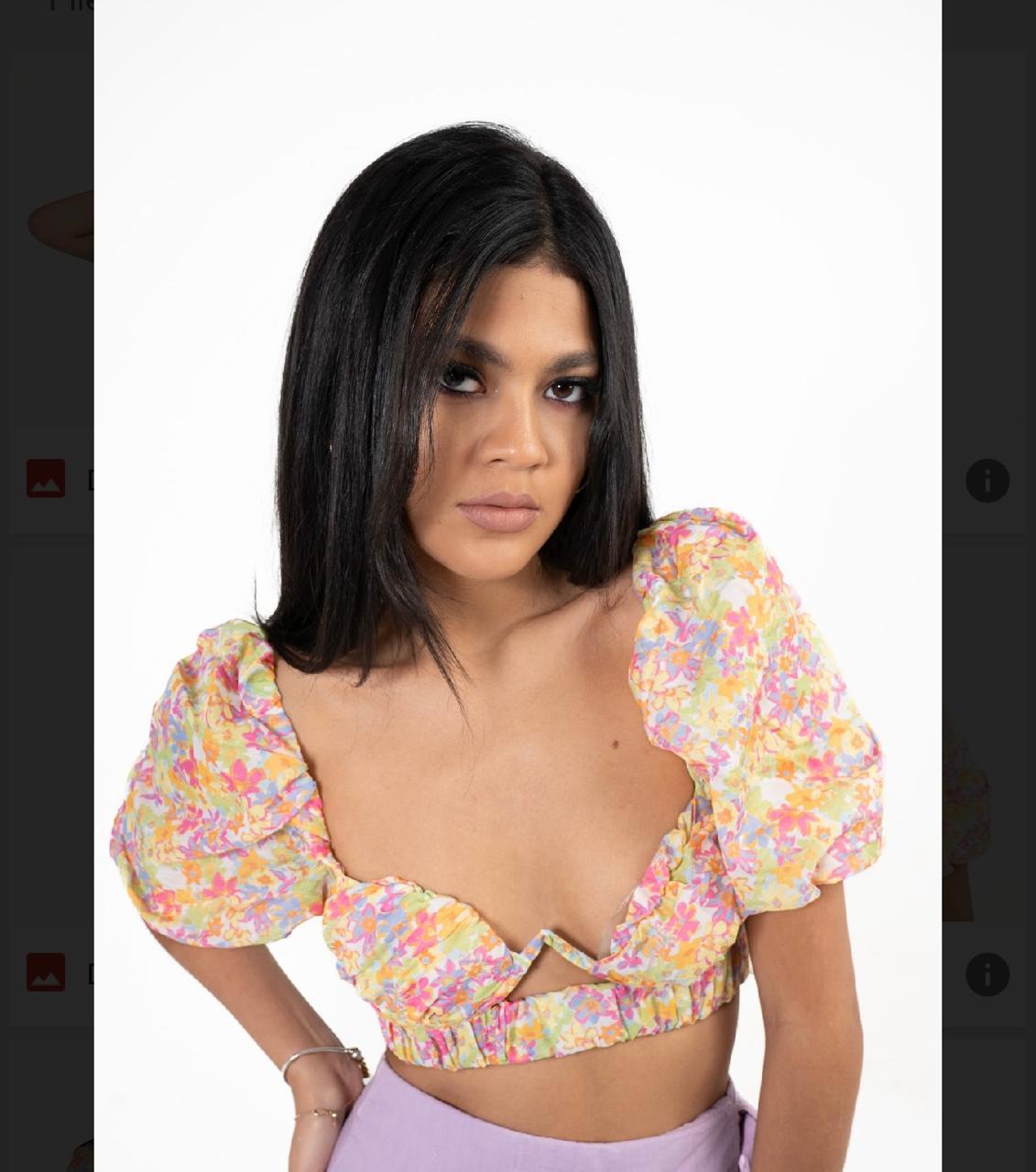 Flower Crop Top Q8